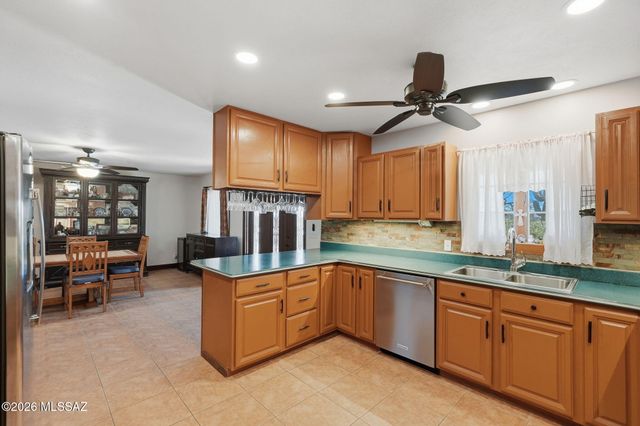 245 S Stallion Ranch Road, Benson, AZ 85602