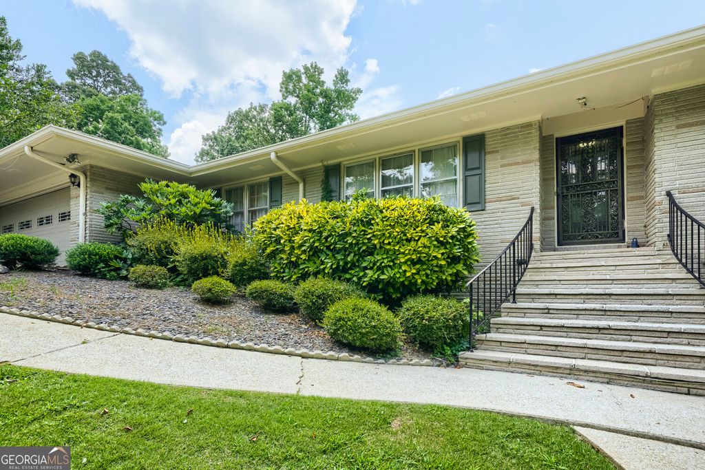 1909 Lake Lucerne Way SW, Lilburn, GA 30047 — exterior