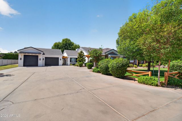 2677 E QUEEN CREEK Road, Gilbert, AZ 85297