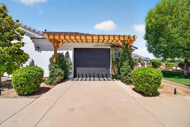 2677 E QUEEN CREEK Road, Gilbert, AZ 85297