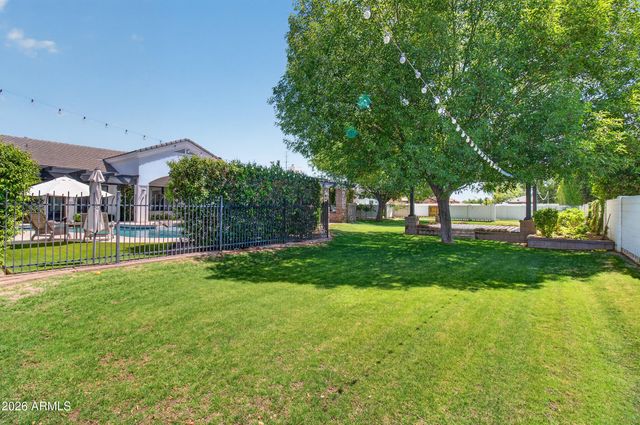 2677 E QUEEN CREEK Road, Gilbert, AZ 85297