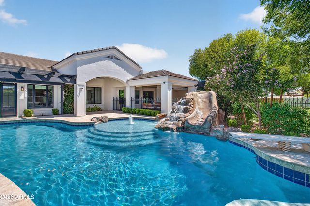 2677 E QUEEN CREEK Road, Gilbert, AZ 85297