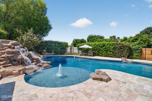 2677 E QUEEN CREEK Road, Gilbert, AZ 85297