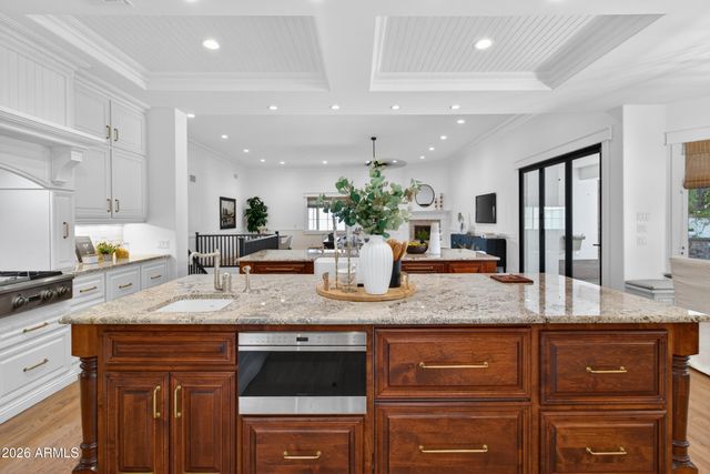 2677 E QUEEN CREEK Road, Gilbert, AZ 85297