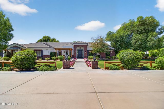 2677 E QUEEN CREEK Road, Gilbert, AZ 85297
