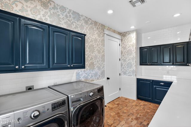2677 E QUEEN CREEK Road, Gilbert, AZ 85297