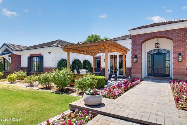 2677 E QUEEN CREEK Road, Gilbert, AZ 85297