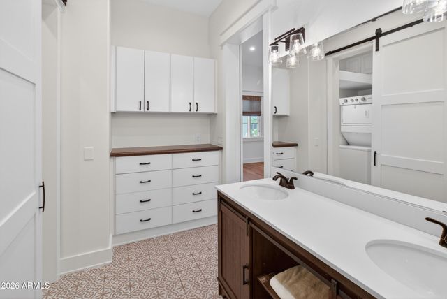 2677 E QUEEN CREEK Road, Gilbert, AZ 85297
