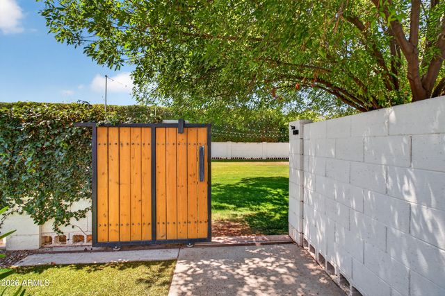 2677 E QUEEN CREEK Road, Gilbert, AZ 85297