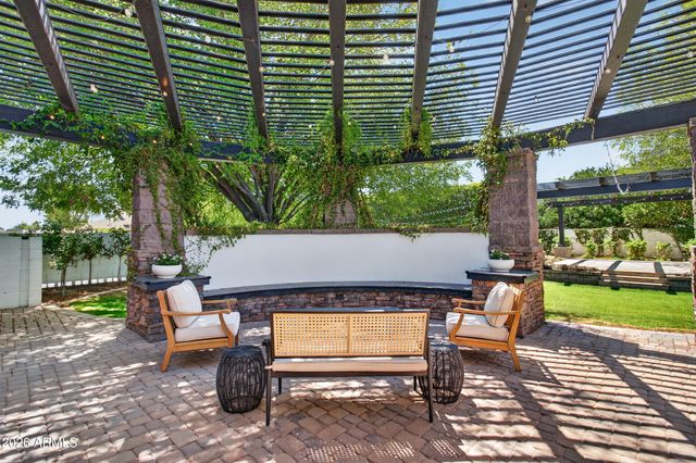 2677 E QUEEN CREEK Road, Gilbert, AZ 85297