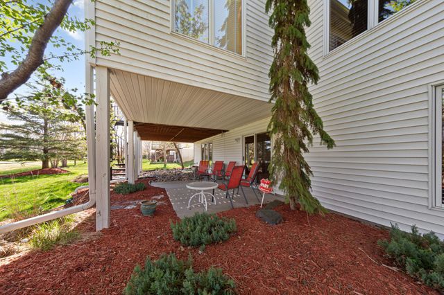 9756 211th Street W, Lakeville, MN 55044