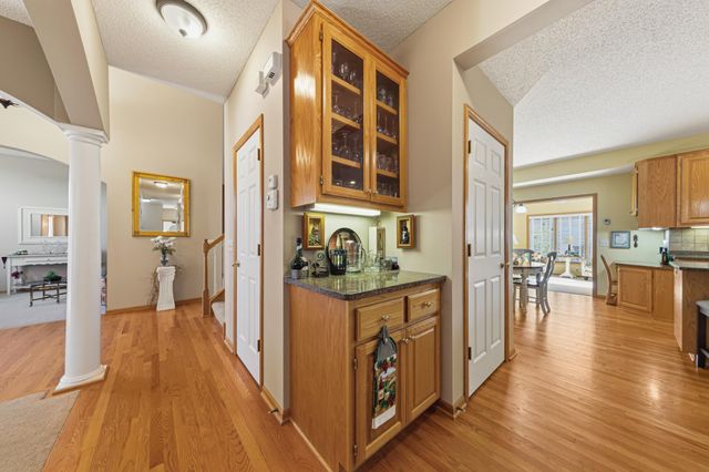 9756 211th Street W, Lakeville, MN 55044