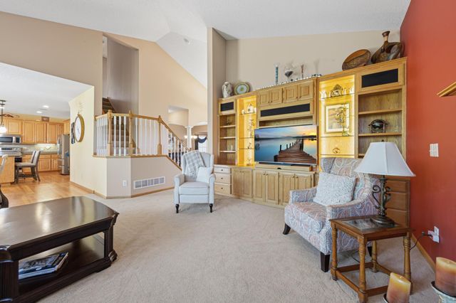 9756 211th Street W, Lakeville, MN 55044