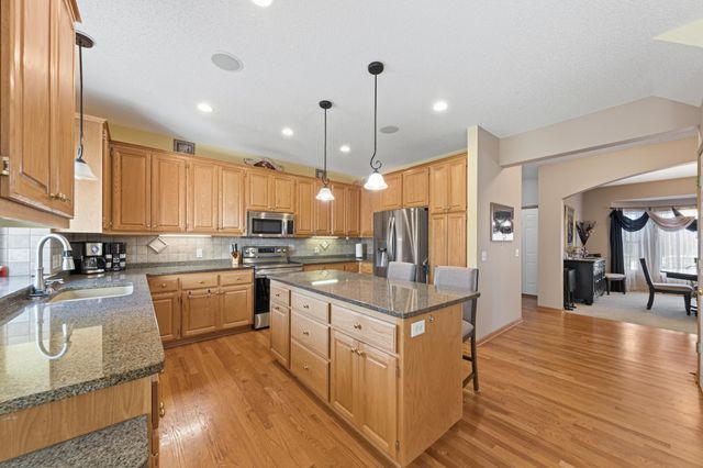 9756 211th Street W, Lakeville, MN 55044