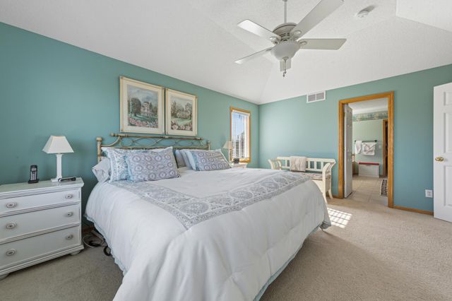 9756 211th Street W, Lakeville, MN 55044