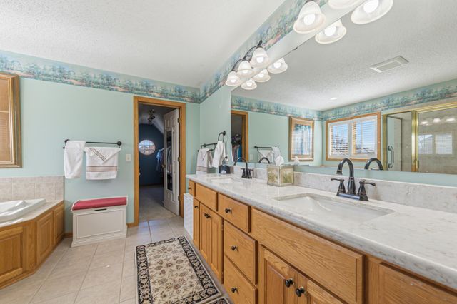 9756 211th Street W, Lakeville, MN 55044