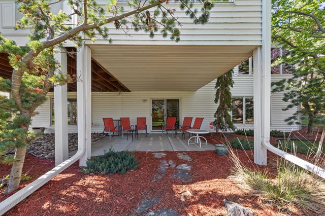 9756 211th Street W, Lakeville, MN 55044