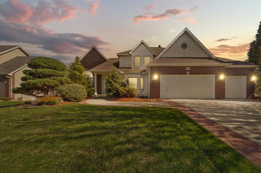 9756 211th Street W, Lakeville, MN 55044