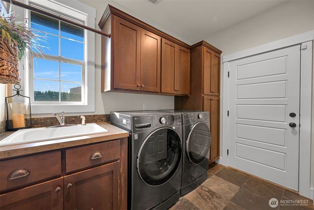 109 W 2nd Street, Nooksack, WA 98276