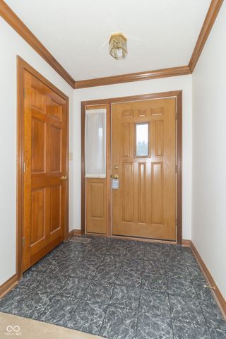 385 N Summerfield Drive, Greenfield, IN 46140