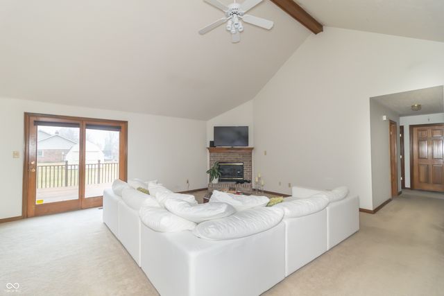 385 N Summerfield Drive, Greenfield, IN 46140