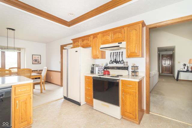 385 N Summerfield Drive, Greenfield, IN 46140