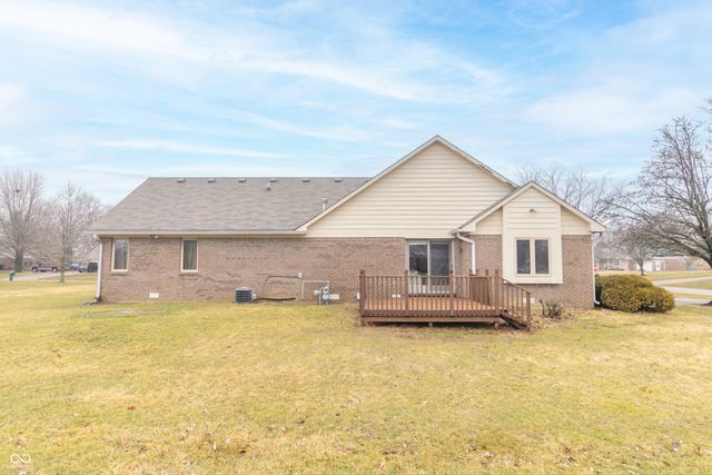 385 N Summerfield Drive, Greenfield, IN 46140