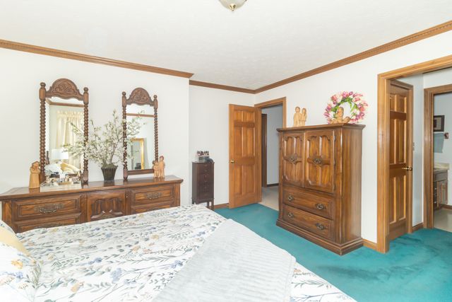 385 N Summerfield Drive, Greenfield, IN 46140