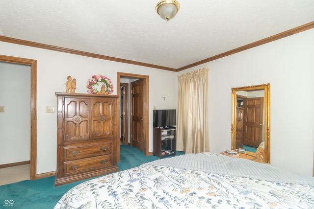 385 N Summerfield Drive, Greenfield, IN 46140