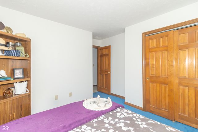 385 N Summerfield Drive, Greenfield, IN 46140