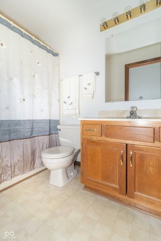 385 N Summerfield Drive, Greenfield, IN 46140