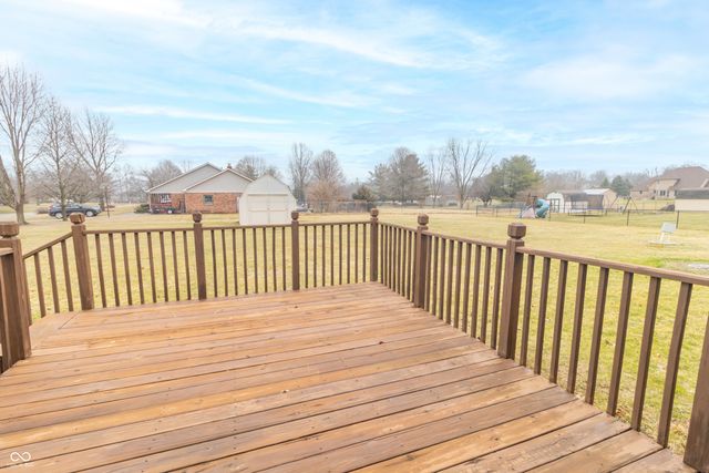 385 N Summerfield Drive, Greenfield, IN 46140