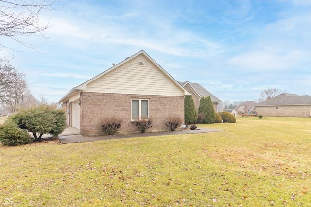 385 N Summerfield Drive, Greenfield, IN 46140