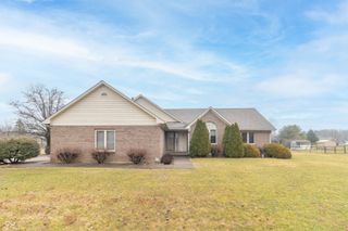 385 N Summerfield Drive, Greenfield, IN 46140