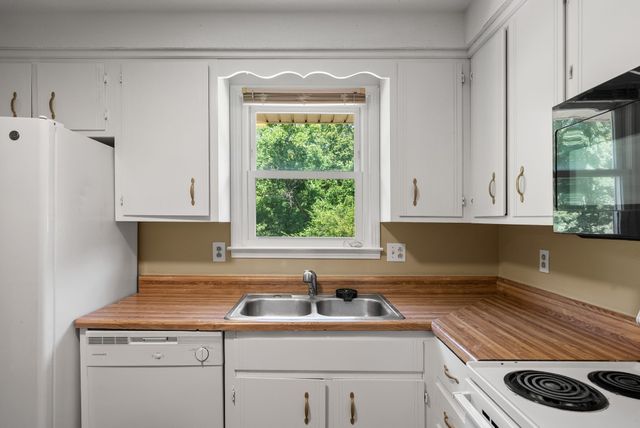 1849 Patricia Dr, Clarksville, TN 37040