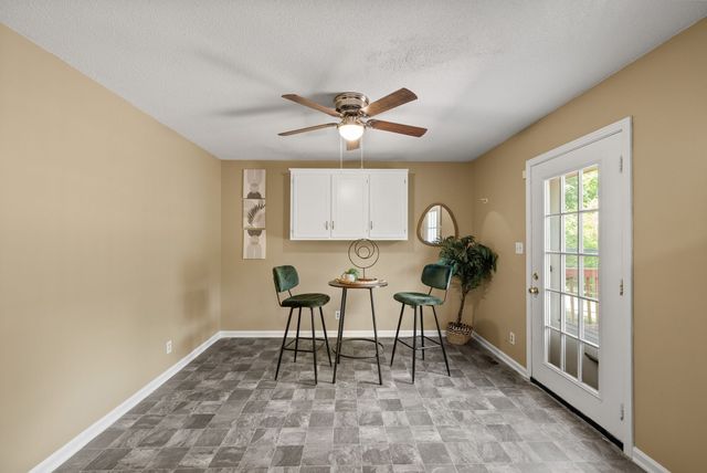 1849 Patricia Dr, Clarksville, TN 37040