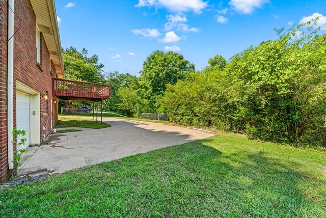 1849 Patricia Dr, Clarksville, TN 37040