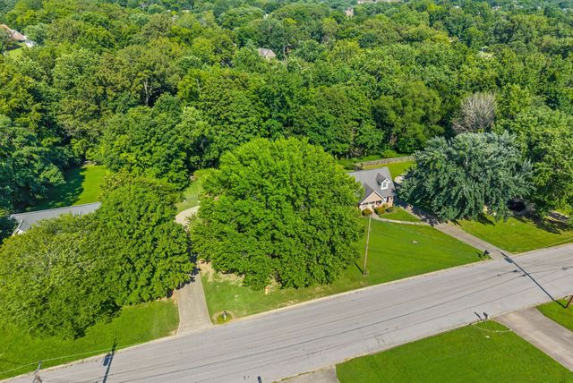 1849 Patricia Dr, Clarksville, TN 37040