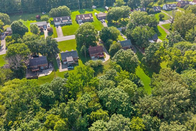 1849 Patricia Dr, Clarksville, TN 37040