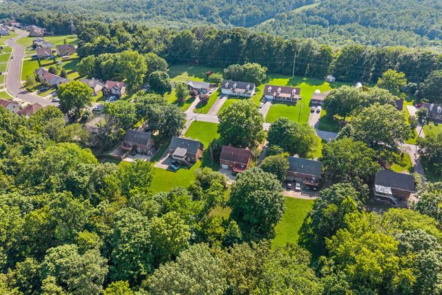 1849 Patricia Dr, Clarksville, TN 37040