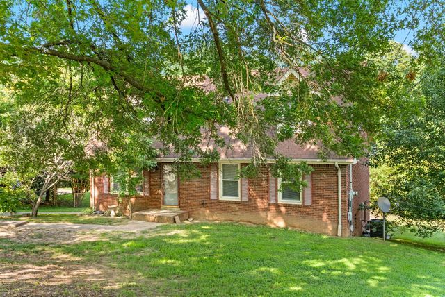 1849 Patricia Dr, Clarksville, TN 37040