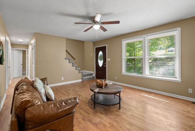 1849 Patricia Dr, Clarksville, TN 37040