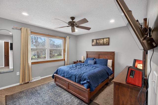 137 Vera Drive, Waterloo, IA 50701