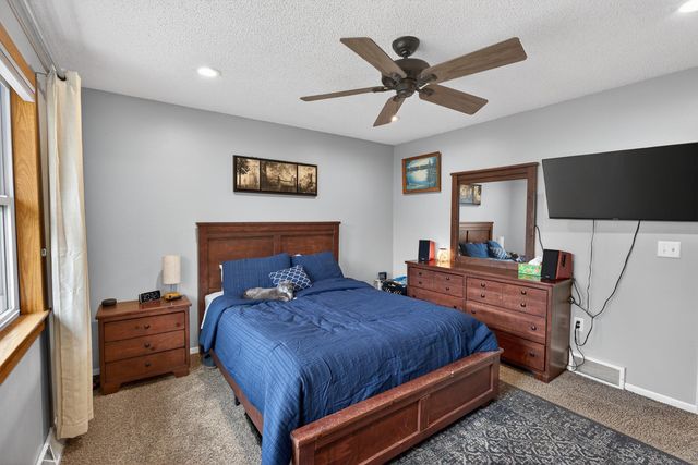 137 Vera Drive, Waterloo, IA 50701