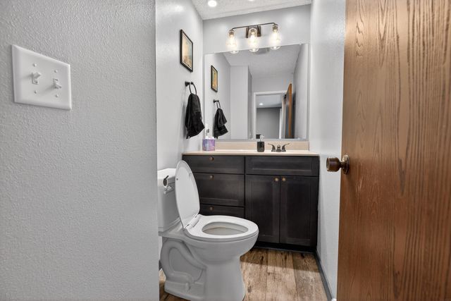 137 Vera Drive, Waterloo, IA 50701