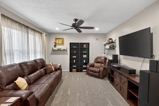 137 Vera Drive, Waterloo, IA 50701