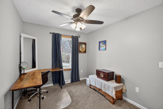 137 Vera Drive, Waterloo, IA 50701