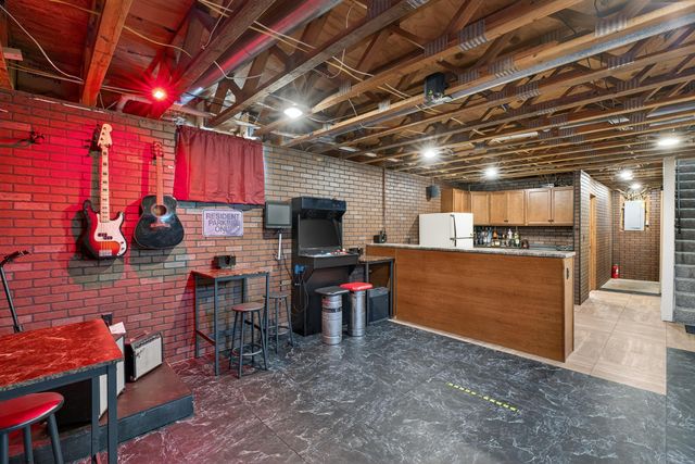 137 Vera Drive, Waterloo, IA 50701