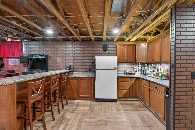 137 Vera Drive, Waterloo, IA 50701