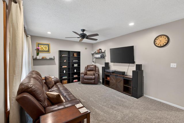 137 Vera Drive, Waterloo, IA 50701